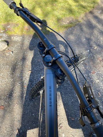 Used Mondraker SUMMUM 2024 2024 Mountainbike, Light Gray, 29 — image 3 of 9