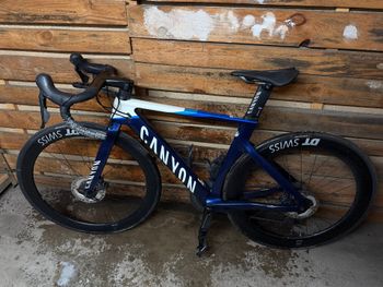 Used Canyon Aeroad CF SL 8 Disc 2024 2024 Road & Gravel, Blue — image 2 of 8