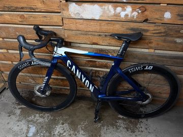 Brugt Canyon Aeroad CF SL 8 Disc 2024 2024 Road & Gravel — billede 2 af 8