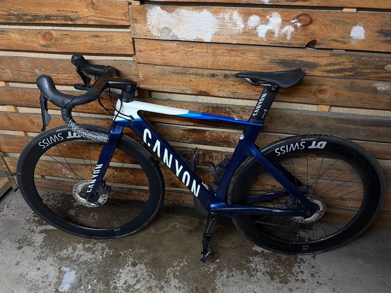Used Canyon Aeroad CF SL 8 Disc 2024 2024 Road & Gravel, Blue — image 2 of 8