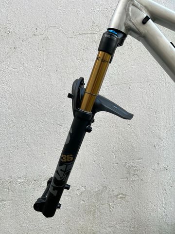 Used RAAW Jibb V1 Frame Kit 2024 Frameset 2024 Mountainbike, Light Gray, 29 — image 5 of 7