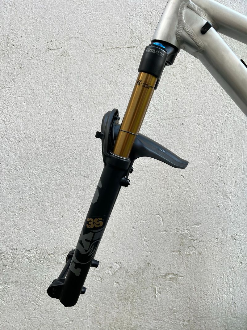 Used RAAW Jibb V1 Frame Kit 2024 Frameset 2024 Mountainbike, Light Gray, 29 — image 5 of 7