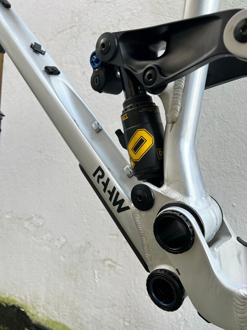 Used RAAW Jibb V1 Frame Kit 2024 Frameset 2024 Mountainbike, Light Gray, 29 — image 3 of 7