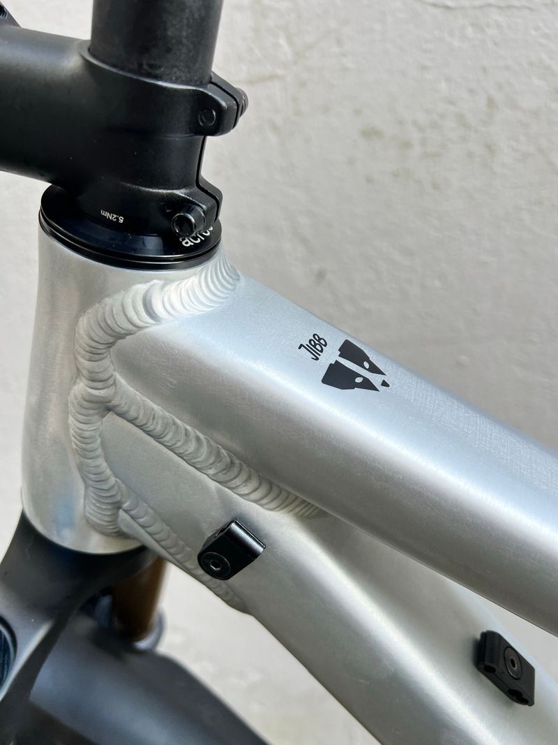 Used RAAW Jibb V1 Frame Kit 2024 Frameset 2024 Mountainbike, Light Gray, 29 — image 4 of 7