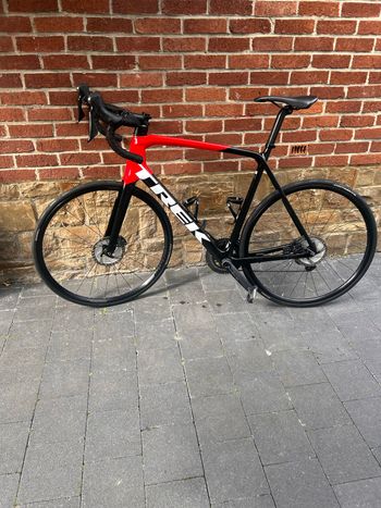 Used Trek Émonda SL 6 Disc 2022 2022 Road & Gravel, Red — image 2 of 9
