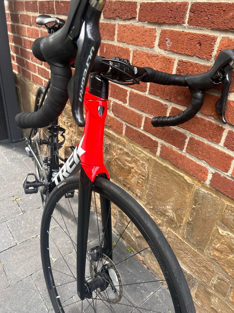 Used Trek Émonda SL 6 Disc 2022 2022 Road & Gravel, Red — image 5 of 9