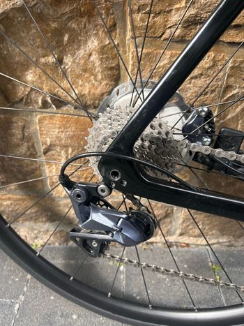 Used Trek Émonda SL 6 Disc 2022 2022 Road & Gravel, Red — image 8 of 9
