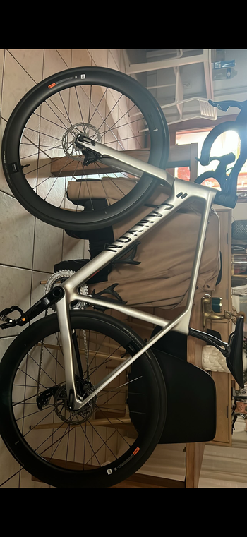 Używany Canyon Endurace CF 7 AXS 2024 2024 Road & Gravel