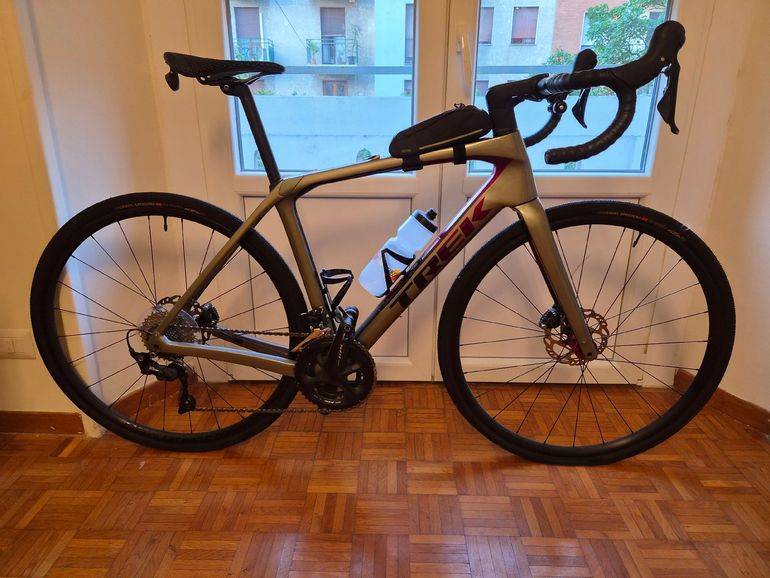 Used Trek Domane SL 5 Gen 4 2023 2023 Road & Gravel, Light Gray — image 1 of 7