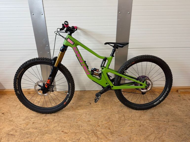 Gebrauchtes Santa Cruz NOMAD X01 / Air / Carbon CC / 27.5 2022 2022 Mountainbike, Grün, 27.5 — Bild 1 von 8