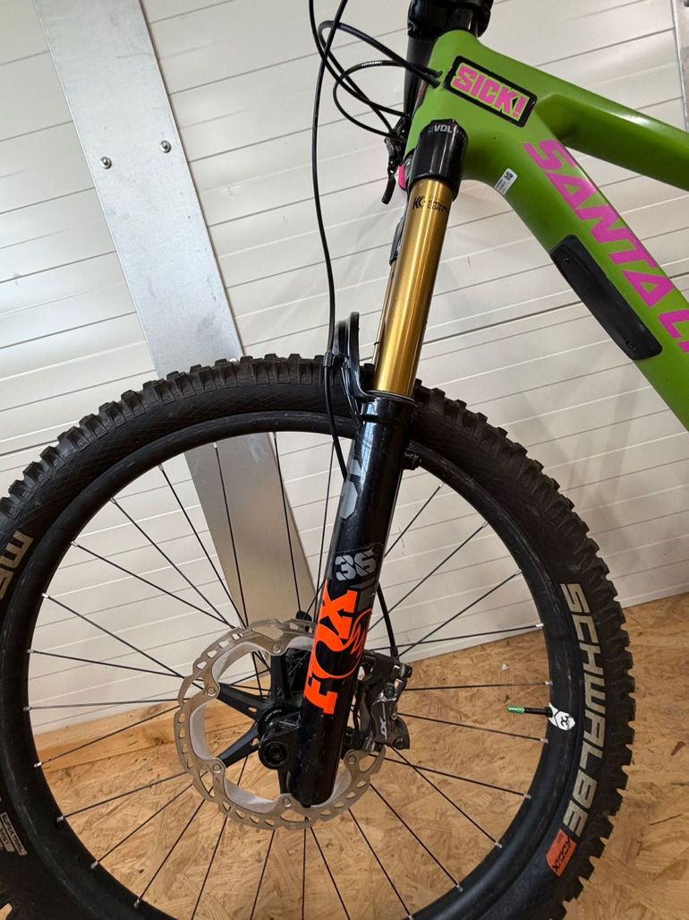 Gebrauchtes Santa Cruz NOMAD X01 / Air / Carbon CC / 27.5 2022 2022 Mountainbike, Grün, 27.5 — Bild 5 von 8