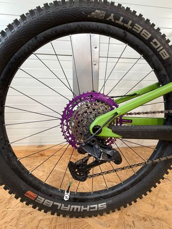 Gebrauchtes Santa Cruz NOMAD X01 / Air / Carbon CC / 27.5 2022 2022 Mountainbike, Grün, 27.5 — Bild 2 von 8