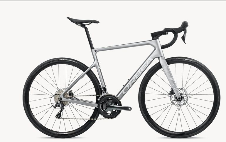 Gebrauchtes Orbea ORCA M40 2023 2023 Road & Gravel, Hellgrau — Bild 1 von 9