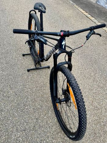 Used Specialized Chisel Hardtail Comp 2025 2025 Mountainbike, Black, 29 — image 2 of 6