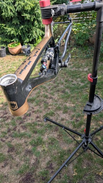 Used Commencal Custom Frameset 2021 Mountainbike, Black — image 2 of 4