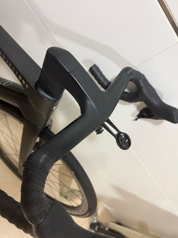 Used Trek Madone SLR 7 Gen 8 2025 2025 Road & Gravel, Black — image 5 of 14
