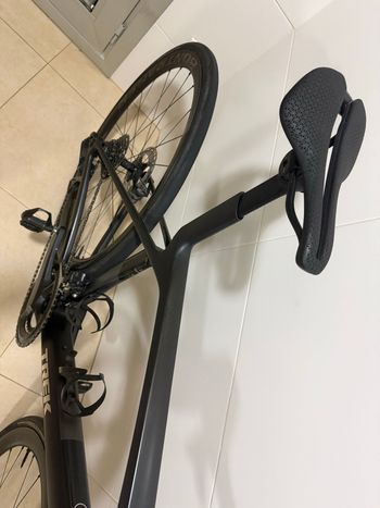 Used Trek Madone SLR 7 Gen 8 2025 2025 Road & Gravel, Black — image 12 of 14