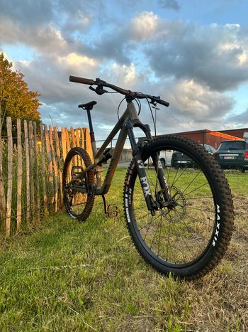 Używany Canyon Spectral 6 2025 2025 Mountainbike — zdjęcie 4 z 15
