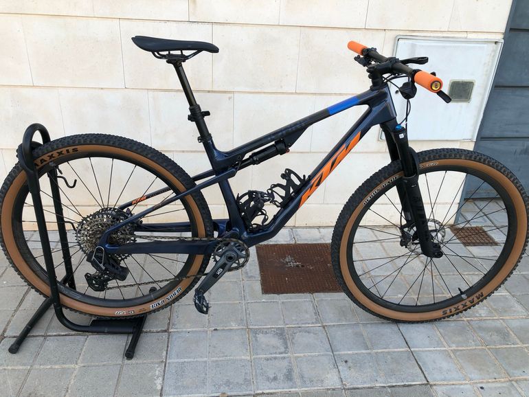 Gebrauchtes KTM SCARP MT MASTER 2025 2025 Mountainbike, Blau — Bild 1 von 12