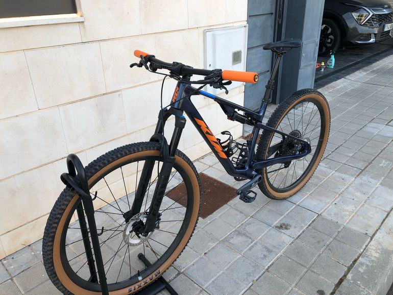 Gebrauchtes KTM SCARP MT MASTER 2025 2025 Mountainbike, Blau — Bild 8 von 12