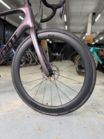 Used Giant Defy Advanced 1 2023 2023 Road & Gravel, Light Gray — image 4 of 24