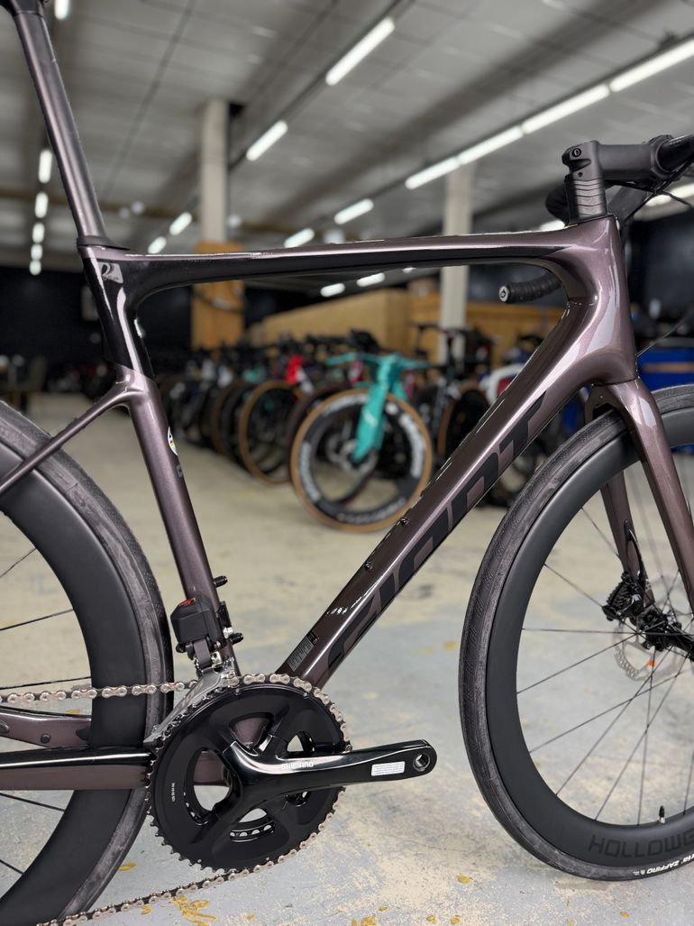 Used Giant Defy Advanced 1 2023 2023 Road & Gravel, Light Gray — image 14 of 24