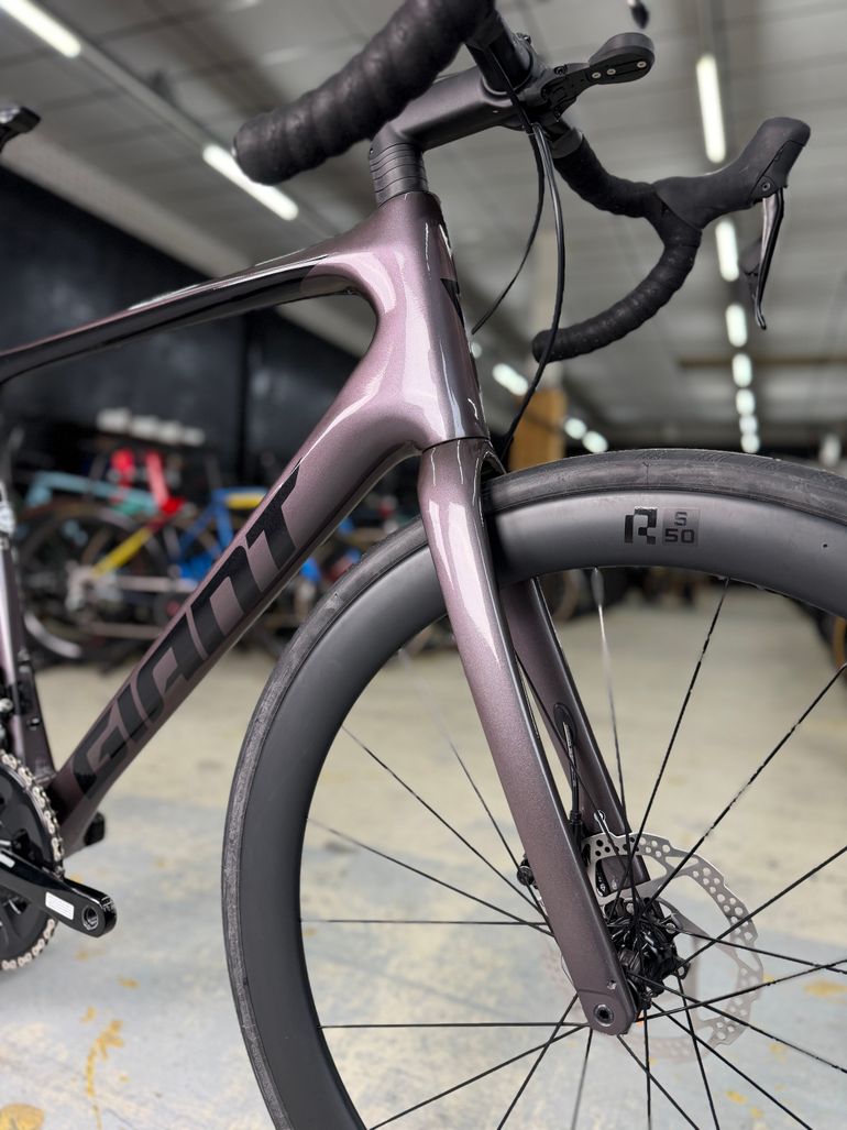 Used Giant Defy Advanced 1 2023 2023 Road & Gravel, Light Gray — image 6 of 24
