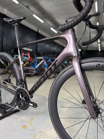 Used Giant Defy Advanced 1 2023 2023 Road & Gravel, Light Gray — image 5 of 24