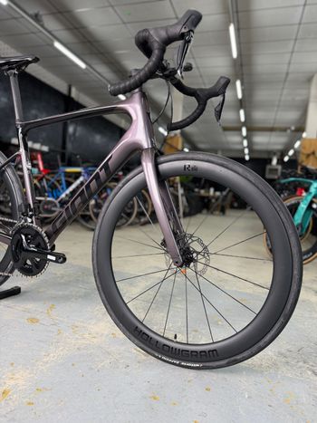 Used Giant Defy Advanced 1 2023 2023 Road & Gravel, Light Gray — image 3 of 24
