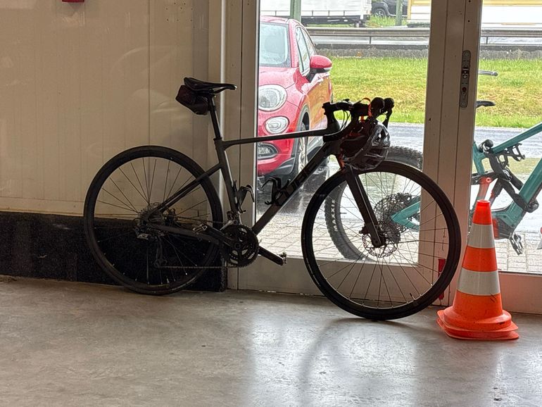 Used CUBE NUROAD RACE 2022 2022 Road & Gravel, Light Gray — image 4 of 5