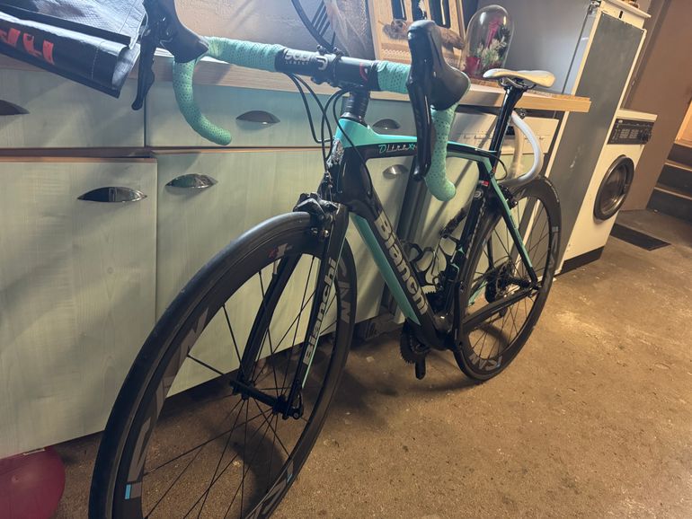 Used Bianchi Oltre Xr4 Cv 2026 2016 Road & Gravel, Black — image 2 of 7