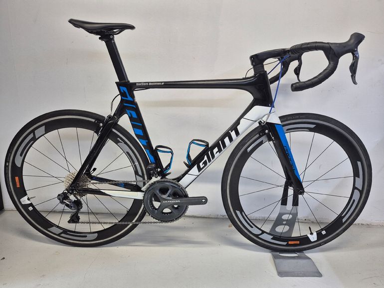 Used Giant Propel Advanced 0 2017 2017 Road & Gravel, Black — image 1 of 14