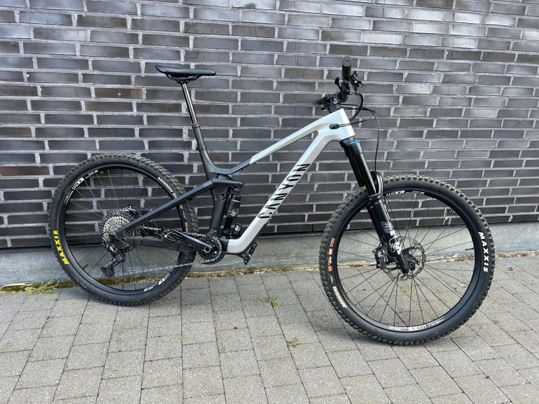 Gebrauchtes Canyon Strive CFR Underdog 2022 2022 Mountainbike, Hellgrau, 29 — Bild 1 von 11