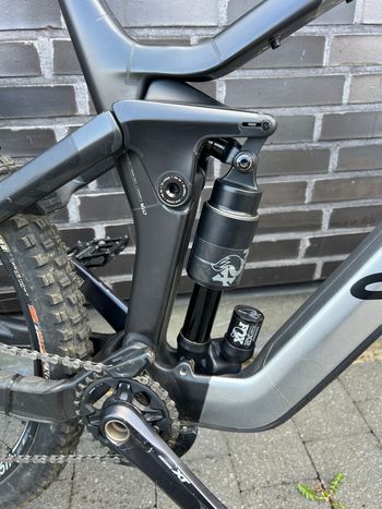 Gebrauchtes Canyon Strive CFR Underdog 2022 2022 Mountainbike, Hellgrau, 29 — Bild 4 von 11