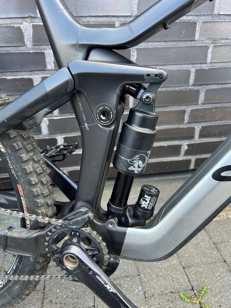 Gebrauchtes Canyon Strive CFR Underdog 2022 2022 Mountainbike, Hellgrau, 29 — Bild 4 von 11
