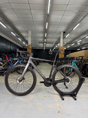 Used Scott Addict Di2 Carbon 2023 Road & Gravel, Light Gray — image 16 of 22