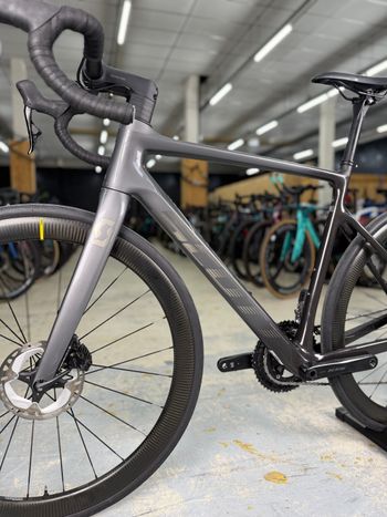 Used Scott Addict Di2 Carbon 2023 Road & Gravel, Light Gray — image 18 of 22