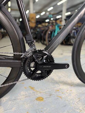 Used Scott Addict Di2 Carbon 2023 Road & Gravel, Light Gray — image 11 of 22