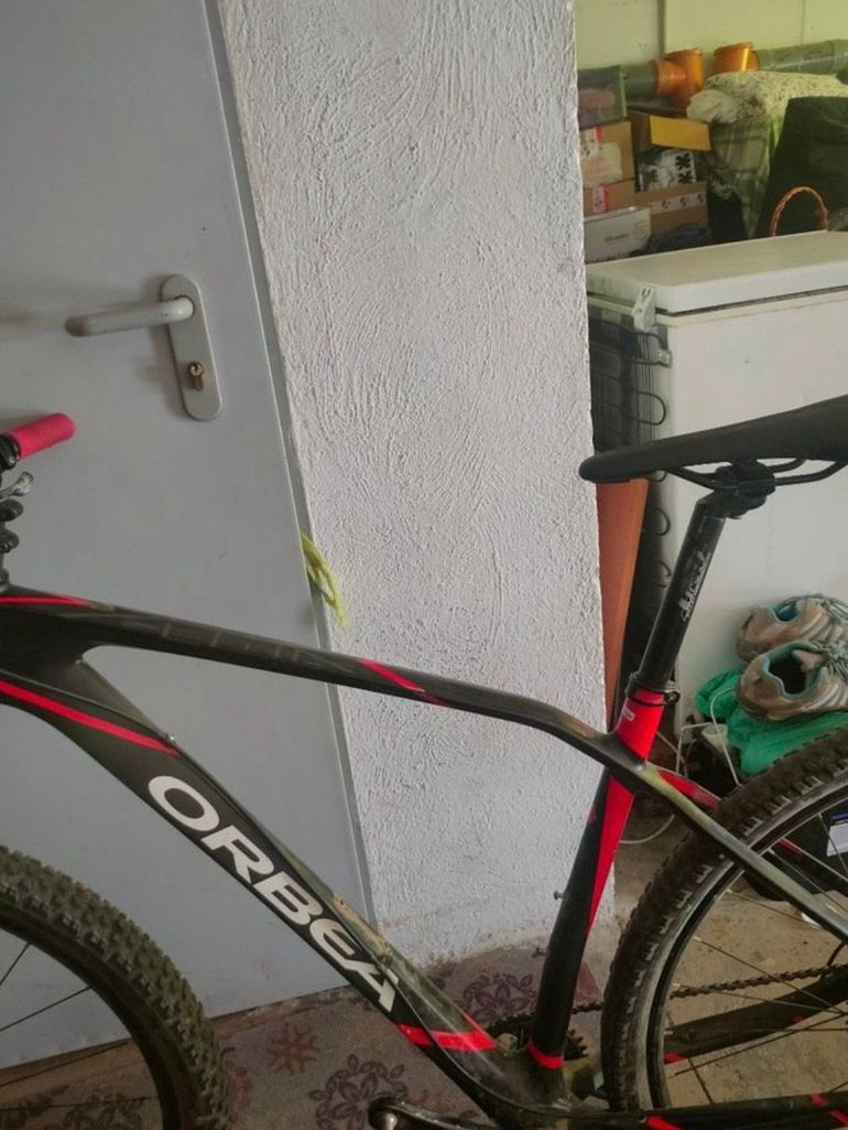 Used Orbea ALMA M25 2018 2018 Mountainbike, Black, 27.5, 29 — image 2 of 6