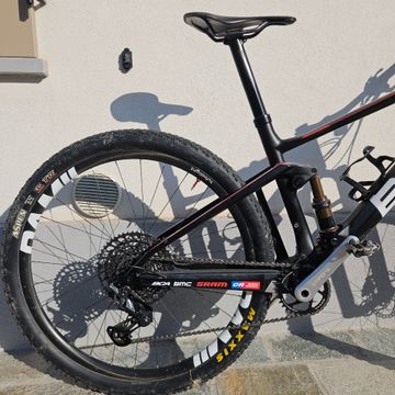 Używany BMC Fourstroke 01 TWO 2021 2021 Mountainbike — zdjęcie 3 z 8