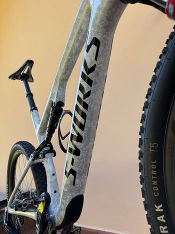 Used Specialized S-Works Epic 8 Frameset - SRAM RockShox SIDLuxe Ultimate 2026 Frameset 2026 Mountainbike, White, 29 — image 18 of 20