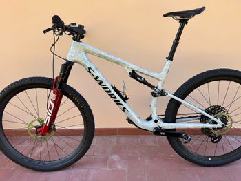 Used Specialized S-Works Epic 8 Frameset - SRAM RockShox SIDLuxe Ultimate 2026 Frameset 2026 Mountainbike, White, 29 — image 2 of 20