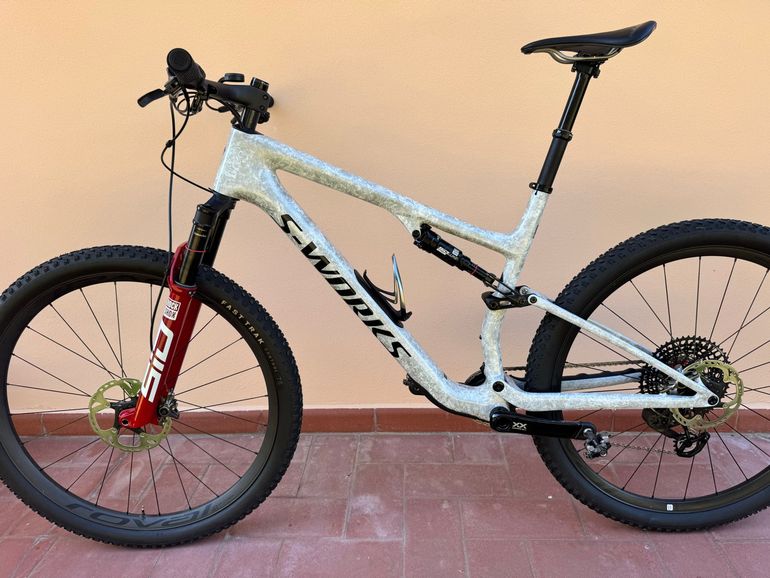 Used Specialized S-Works Epic 8 Frameset - SRAM RockShox SIDLuxe Ultimate 2026 Frameset 2026 Mountainbike, White, 29 — image 2 of 20
