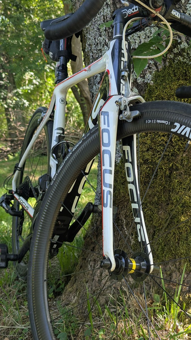 Used Focus Izalco Pro M 2017 Road & Gravel, White — image 9 of 16