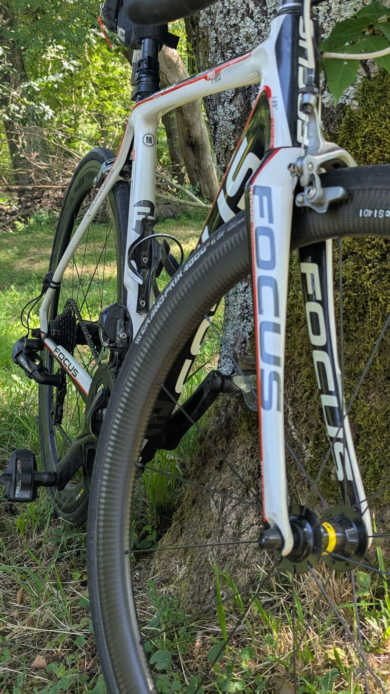 Used Focus Izalco Pro M 2017 Road & Gravel, White — image 8 of 16