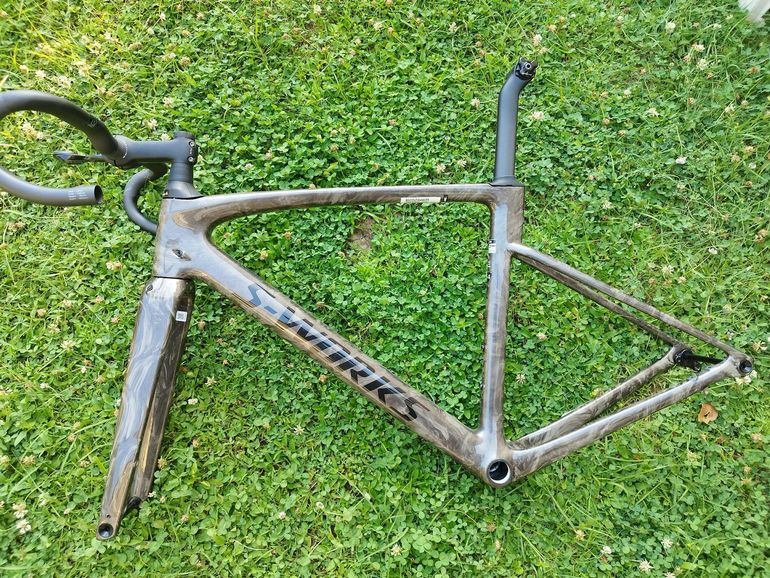 Used Specialized S-Works Roubaix SL8 LTD – SRAM RED AXS 2025 Frameset 2025 Road & Gravel, Light Gray — image 3 of 6