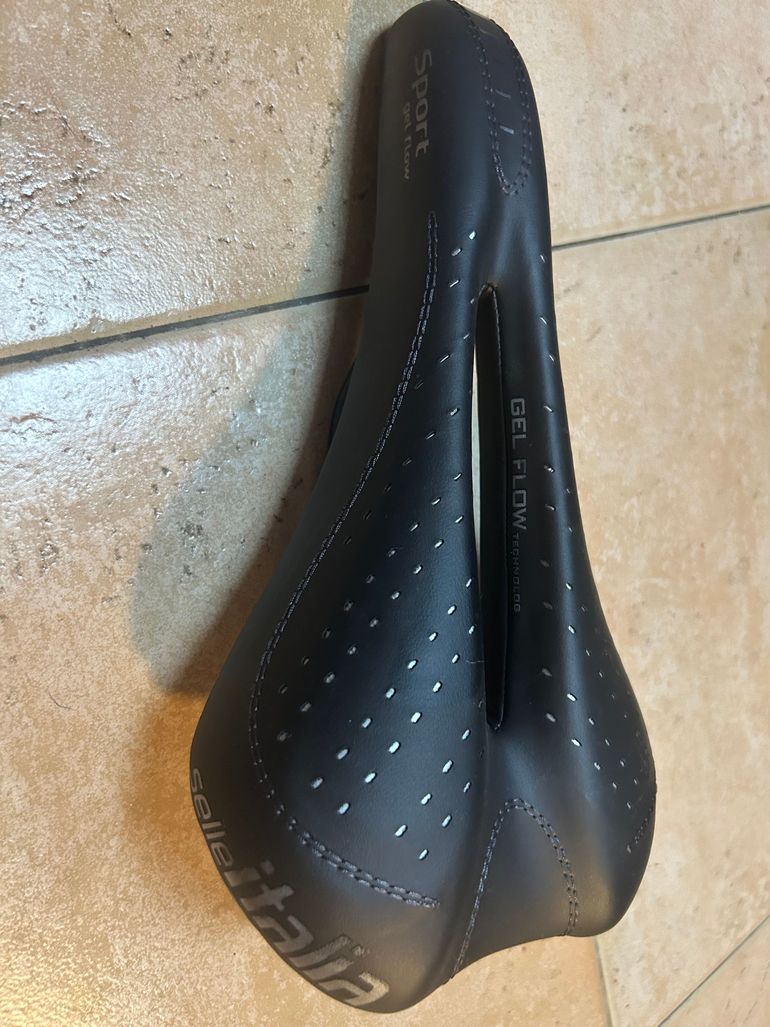 Used Colnago V3 Shimano 105 Di2 2024 Road & Gravel, Black — image 8 of 8