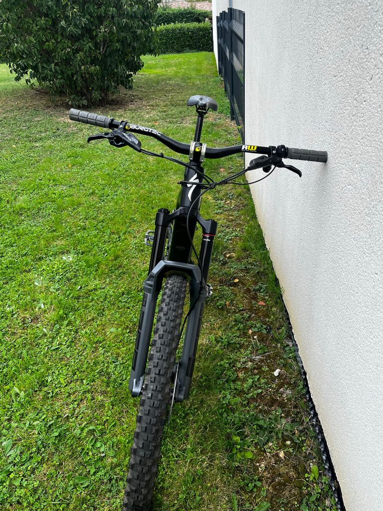 Used Specialized Turbo Levo 3 Comp Carbon 2025 2025 Mountainbike, Black — image 10 of 16