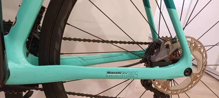 Used Bianchi Infinito CV Ultegra 2020 2020 Road & Gravel, Green — image 8 of 9