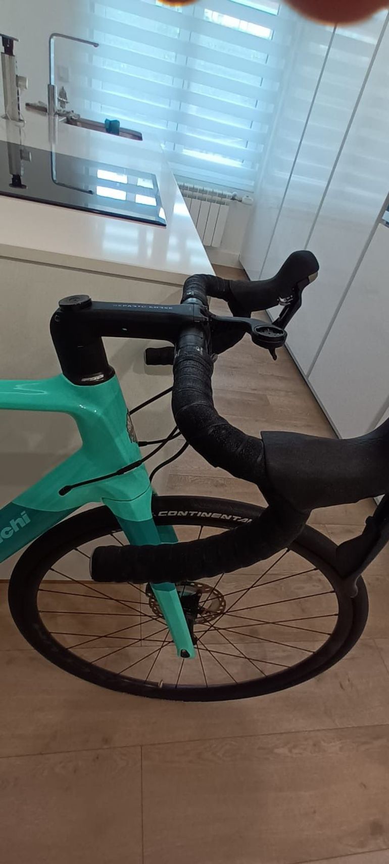 Used Bianchi Infinito CV Ultegra 2020 2020 Road & Gravel, Green — image 6 of 9